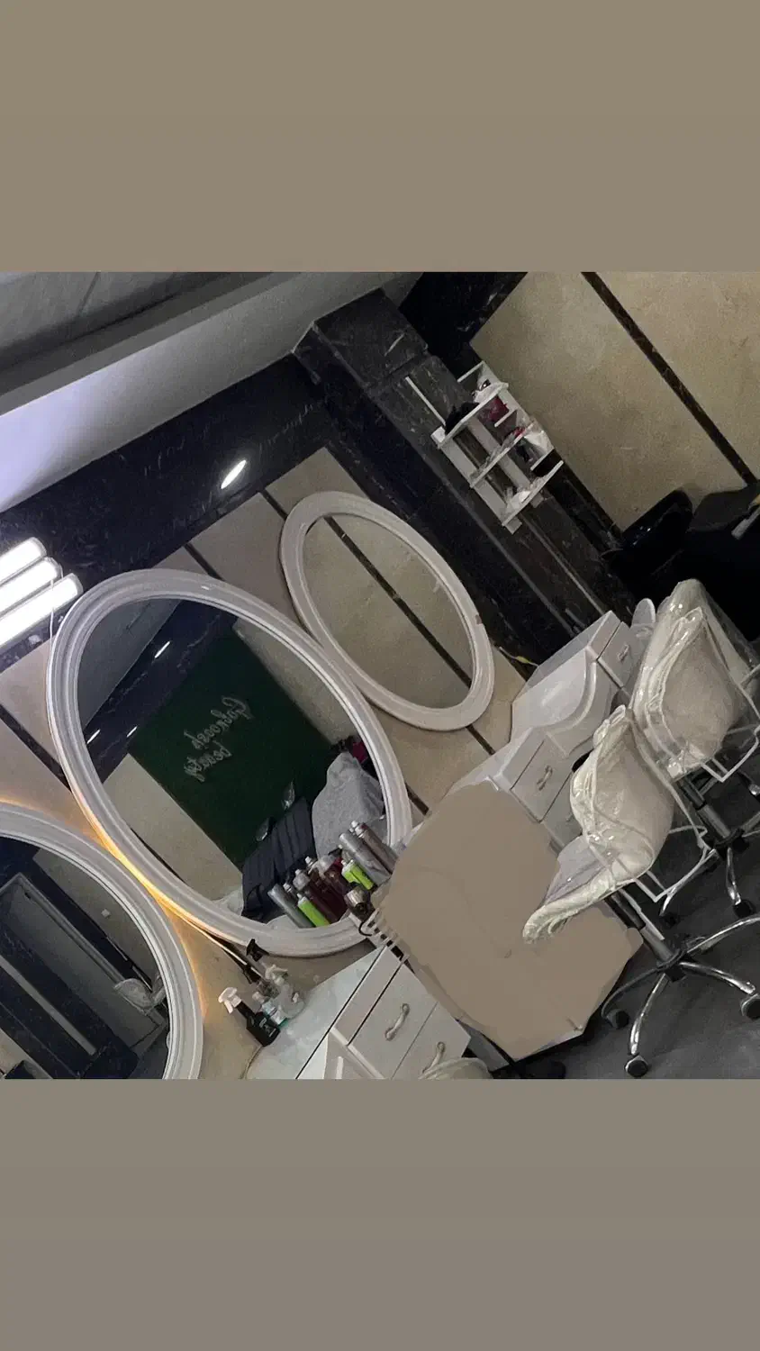 فروش وسایل و تجهیزات ارایشگاه زنانه|آرایشگاه و سالنهای زیبایی|بروجرد, |دیوار