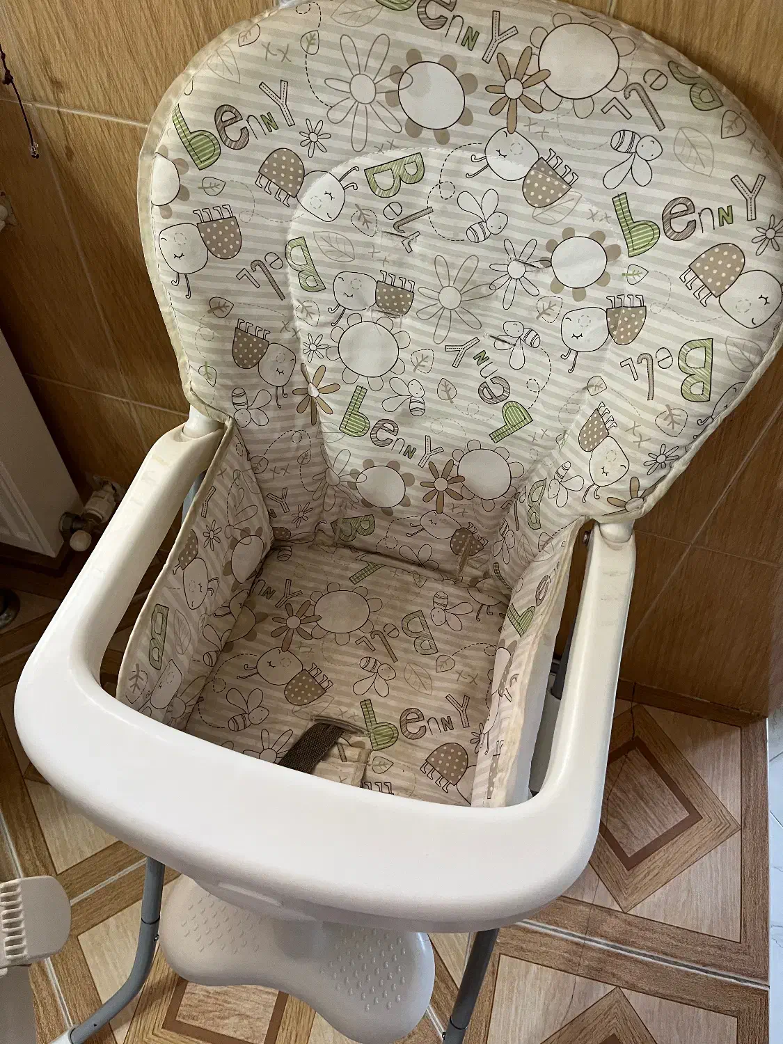 صندلی کودک|تخت و صندلی بچه|زنجان, |دیوار