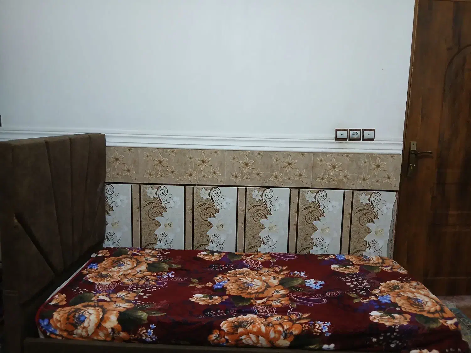 تخت خاب طبی|تخت و سرویس خواب|زاهدان, |دیوار