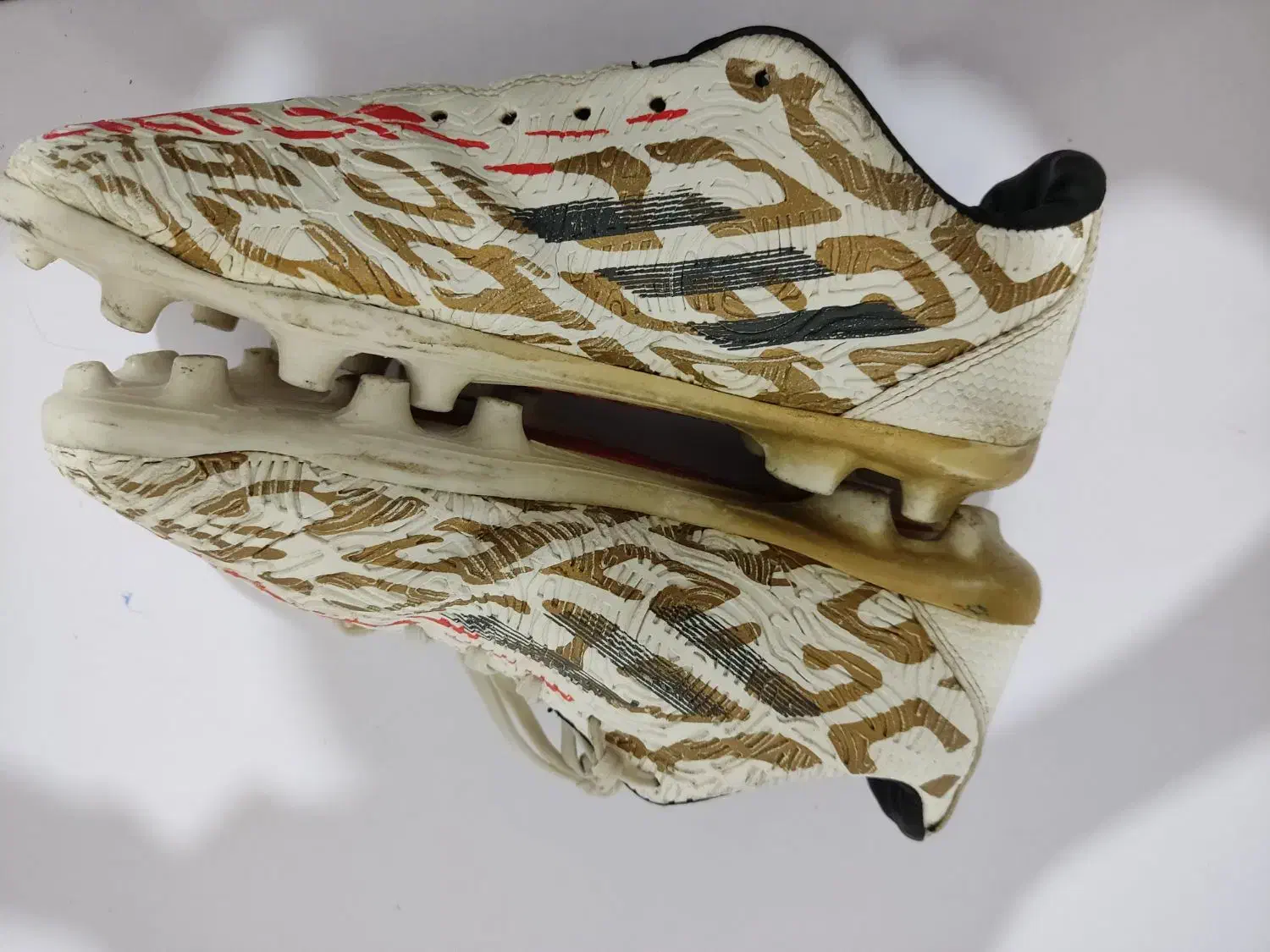 کفش ( استوک) ورزشی چمن طبیعی|کیف، کفش، کمربند|کاشمر, |دیوار