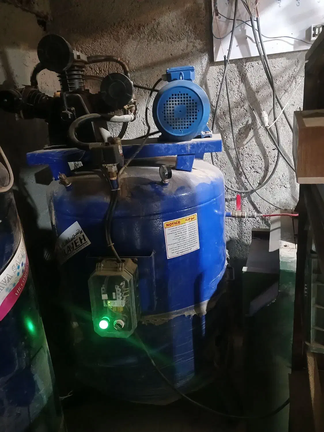 فروش دورکن لبه چسبان پمپ باد مکنده|ماشین‌آلات صنعتی|پارس‌آباد, |دیوار