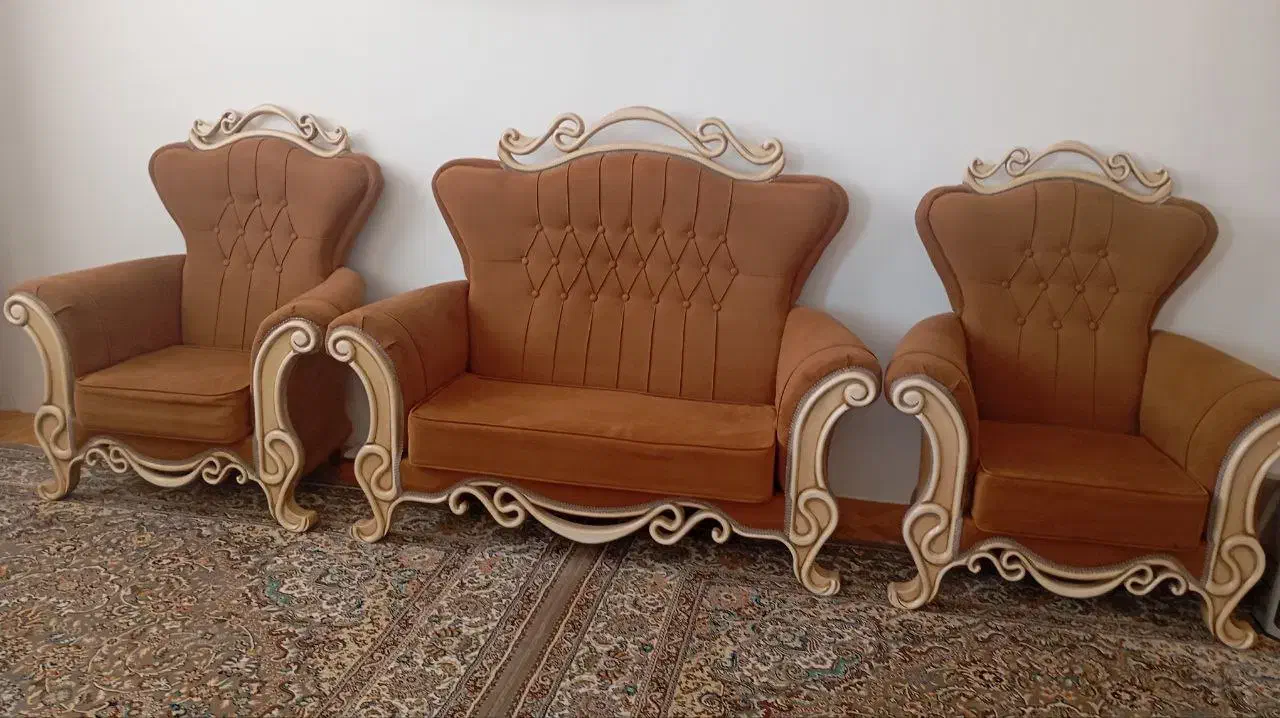 مبلمان ۷نفره و یک دست ۵ نفره|مبلمان خانگی و میز عسلی|قوچان, |دیوار