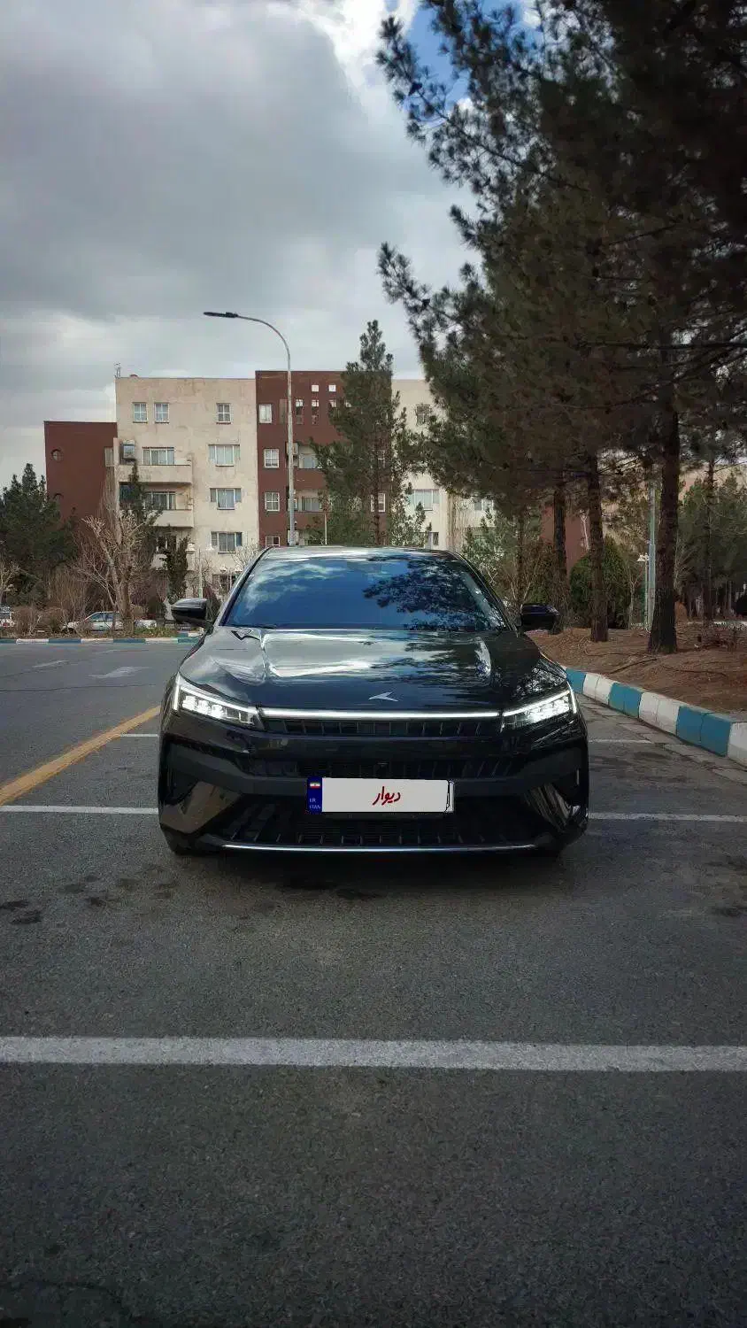 کی ام سی j7 تک برگ سند|خودرو سواری و وانت|اندیشه, اندیشه فاز ۴|دیوار