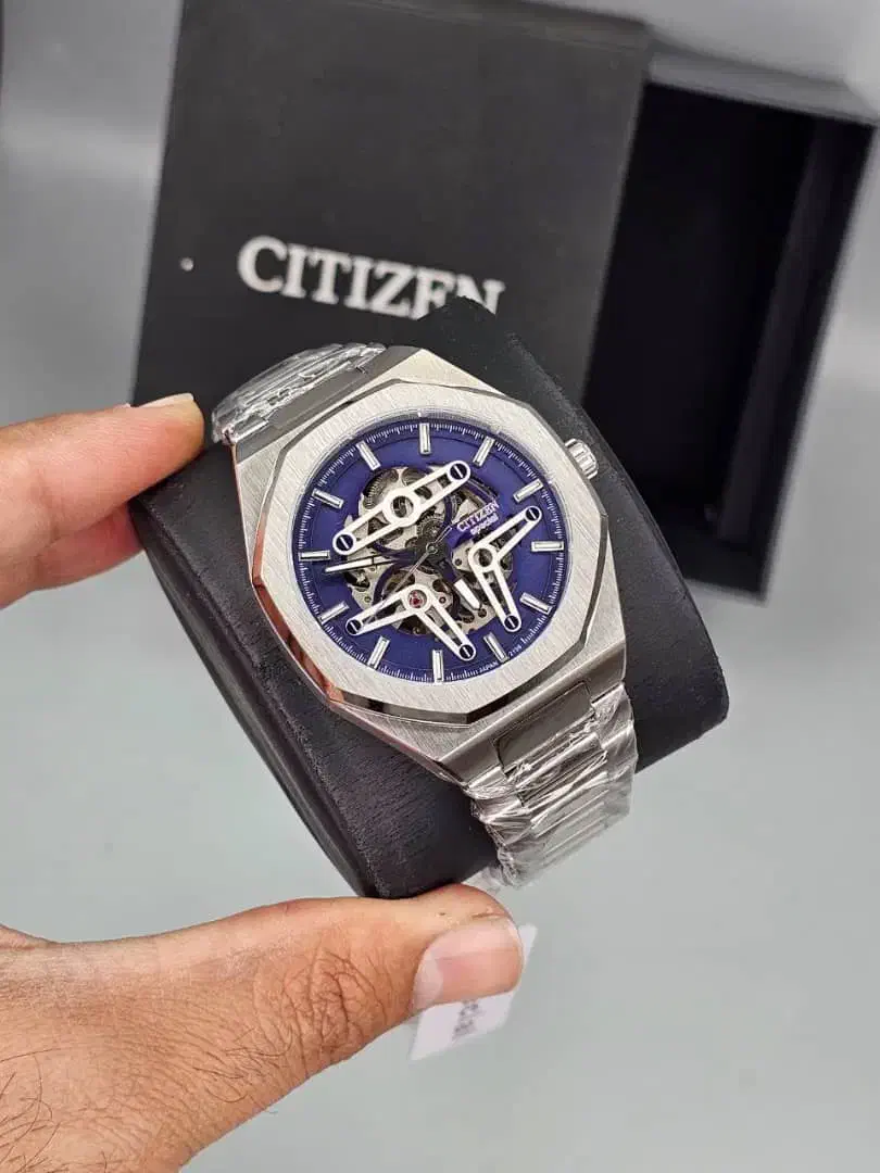 به یک فروشنده جهت کار در عمده فروشی ساعت نیازمندیم|استخدام بازاریابی و فروش|تهران, بازار|دیوار