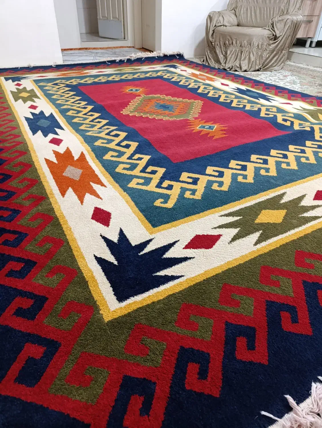 فرش ماشینی ۹متر۴میلیون تومان|فرش|محمدیه-قزوین, |دیوار