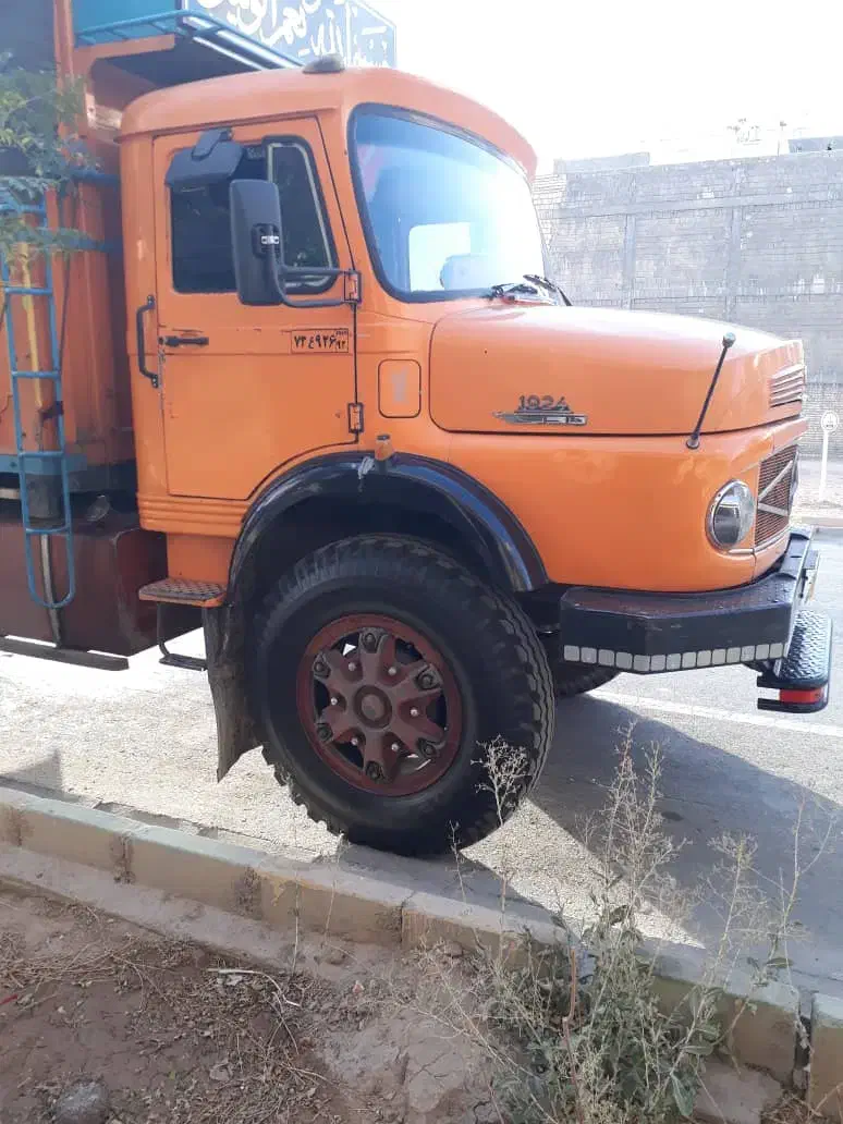 سنگین|خودرو سنگین|برخوار, |دیوار