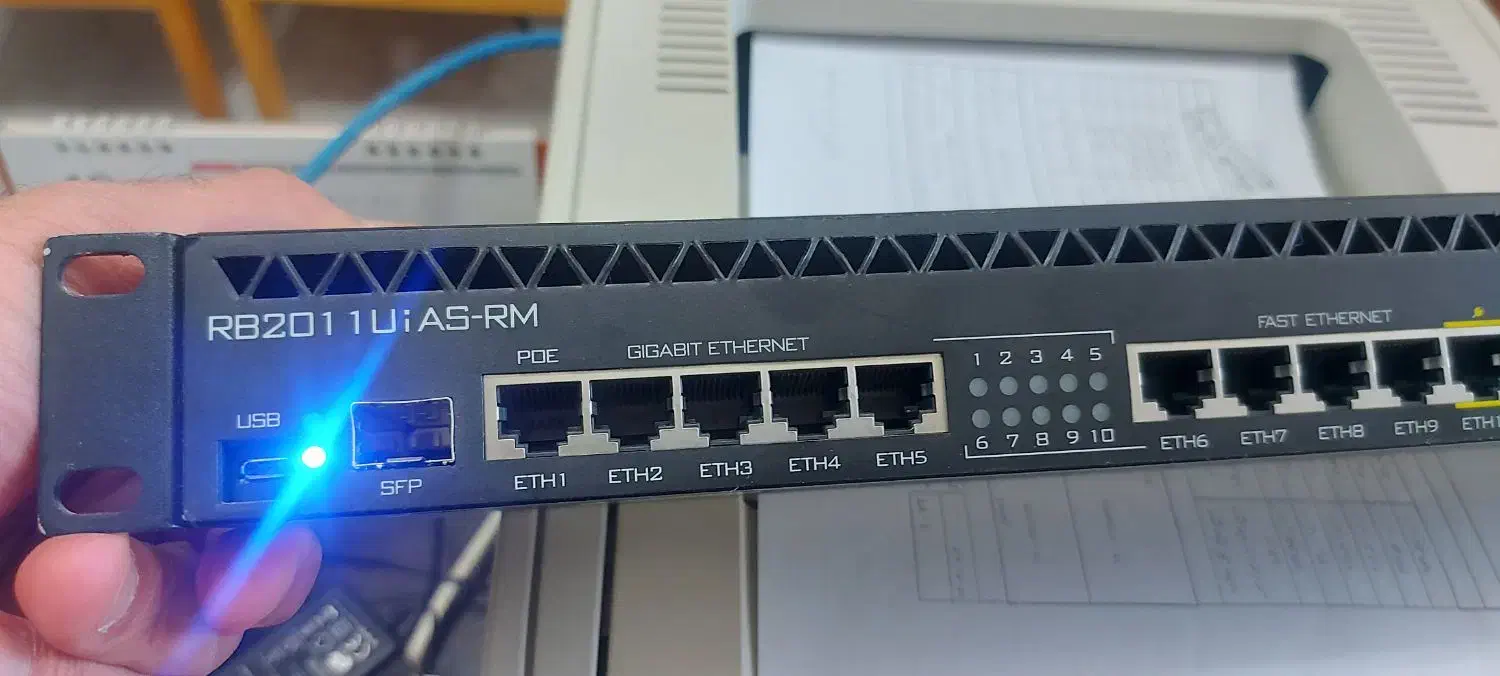 میکروتیک rb2011|مودم و تجهیزات شبکه|شیراز, گود عربان|دیوار