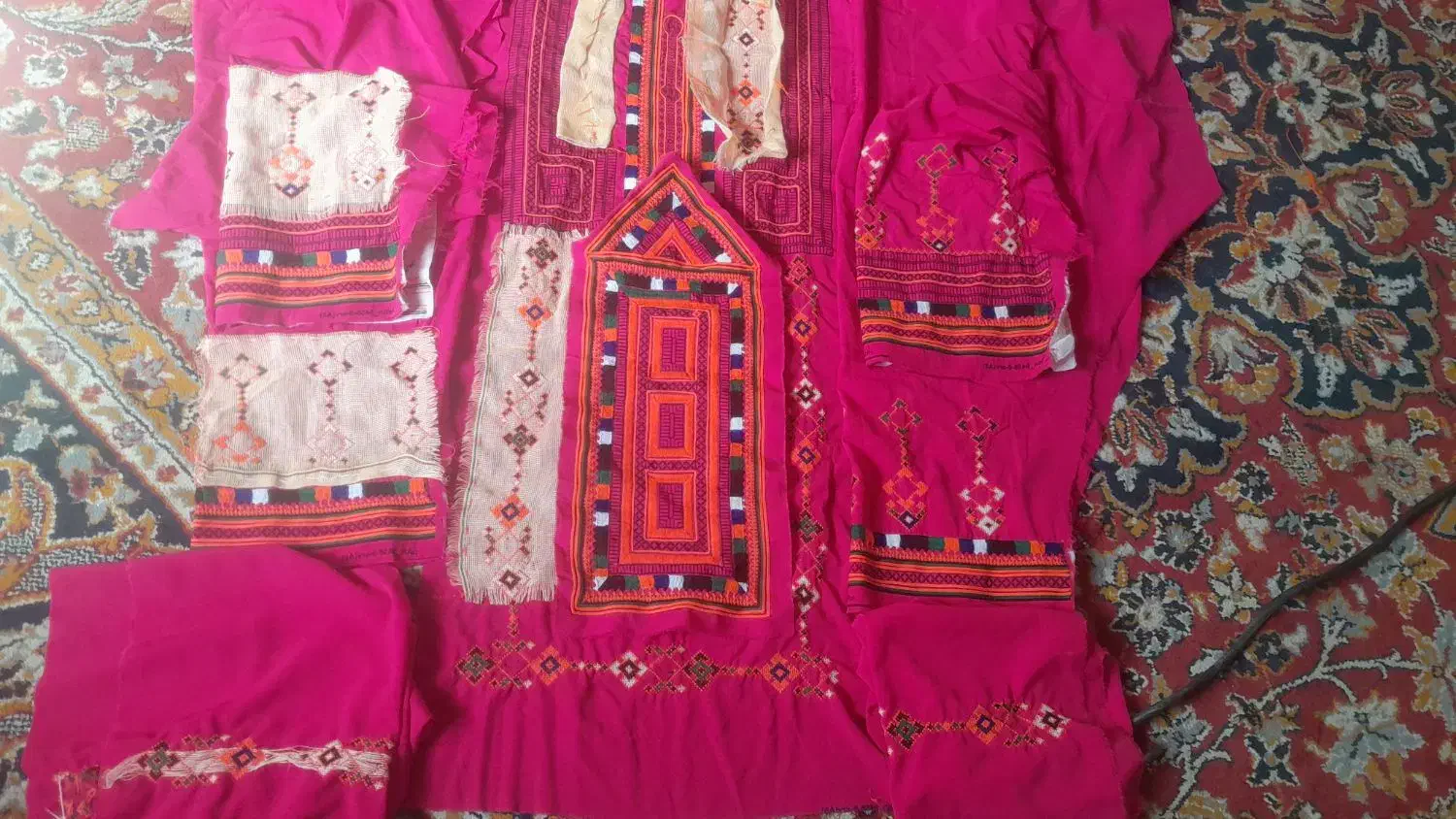 زیح|لباس|سراوان, |دیوار