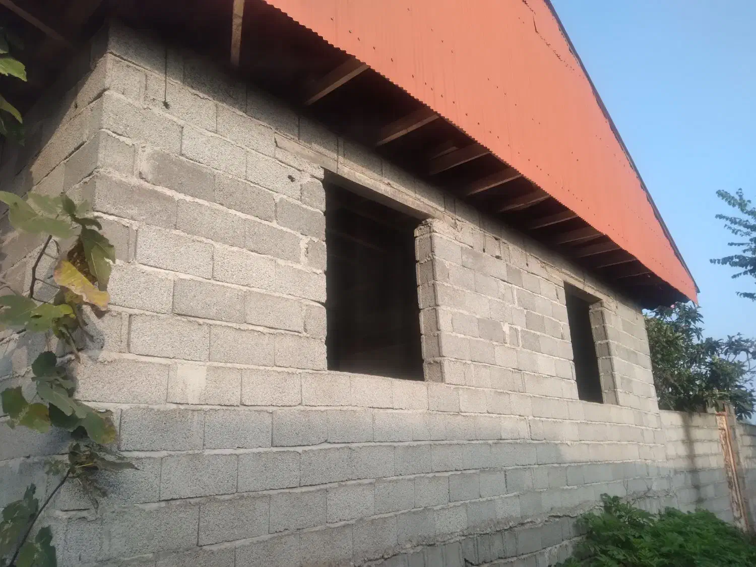 ویلا نیمه کاره ۳۰۰ متری اطراف کوچصفهان|فروش خانه و ویلا|رشت, بلوار گیلان|دیوار