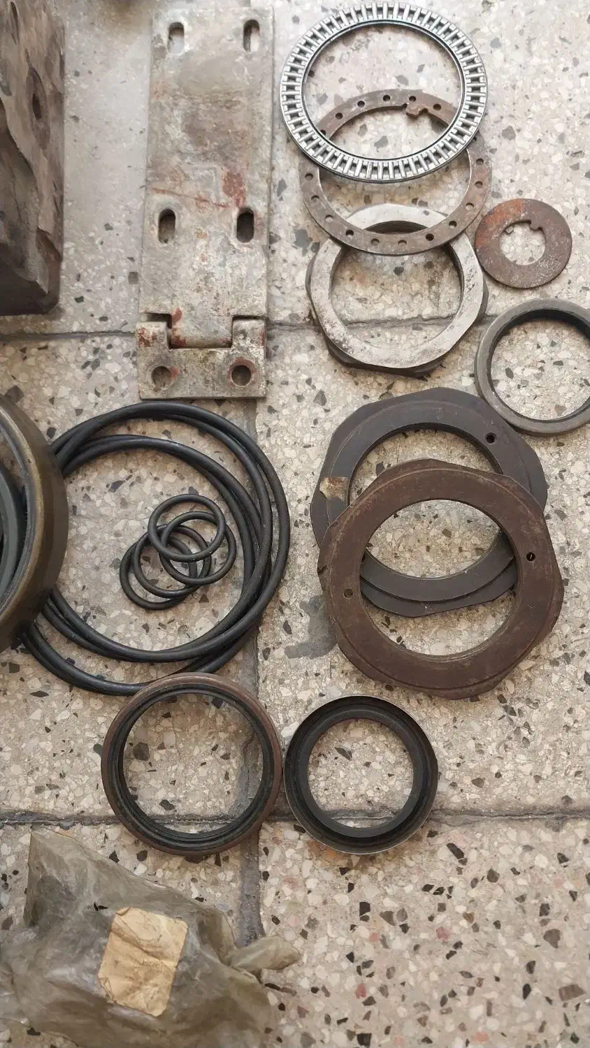 یه سری لوازم ولوواستوک ونو طبق عکس|قطعات یدکی و لوازم جانبی|ری, دولت‌آباد|دیوار