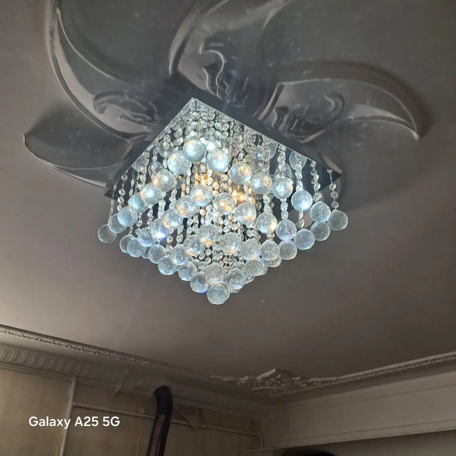 لوستر|لوستر و چراغ آویز|مشهد, زمرد|دیوار