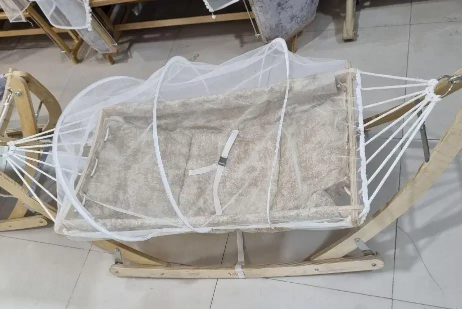 گهواره نوزاد|تخت و صندلی بچه|اسلام‌شهر, شهرک احمدیه|دیوار