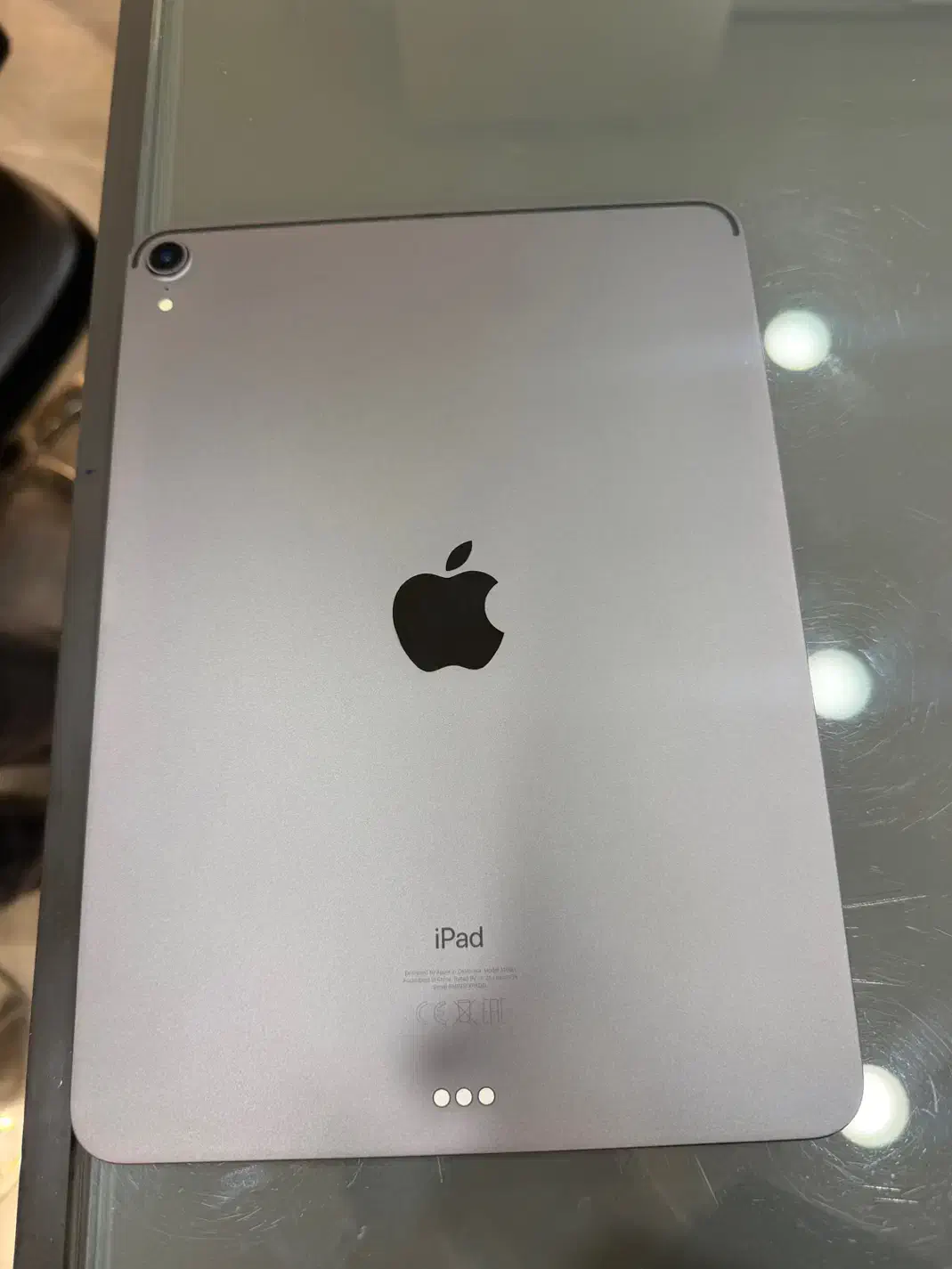 Ipad pro|تبلت|مشهد, فلسطین|دیوار