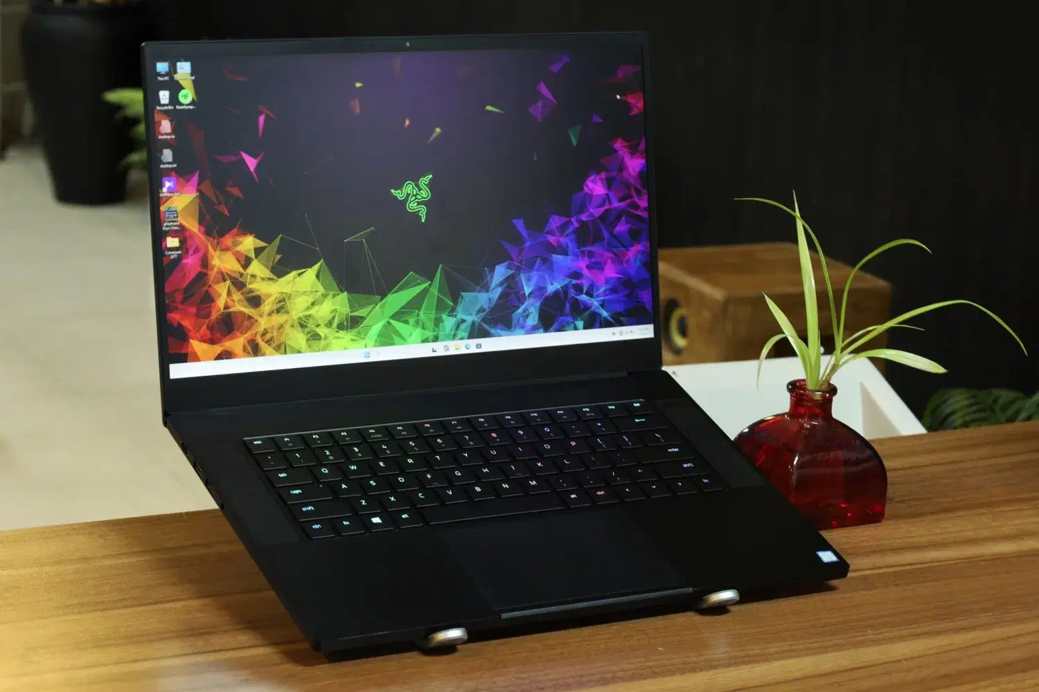 RAZER کمیاب با ۸گیگ گرافیک مجزا core i7 ram 32|رایانه همراه|شیراز, فرگاز|دیوار