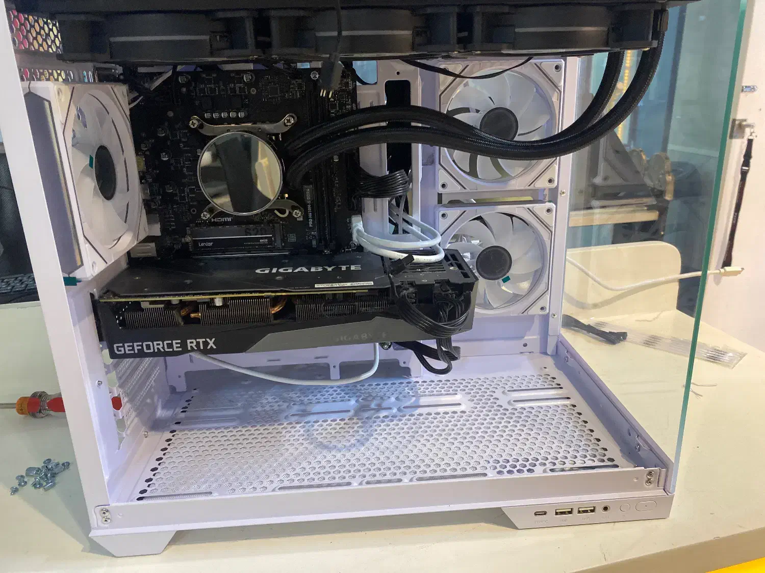 سیستم‌گیمینگ (game pc )|رایانه رومیزی|کیش, |دیوار