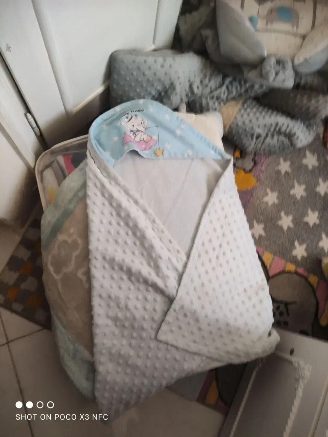 سیسمونی.پتو.ظروف آرکوپال.کریر.سرویس خواب نوزاد|اسباب و اثاث بچه|مشهد, فدک|دیوار