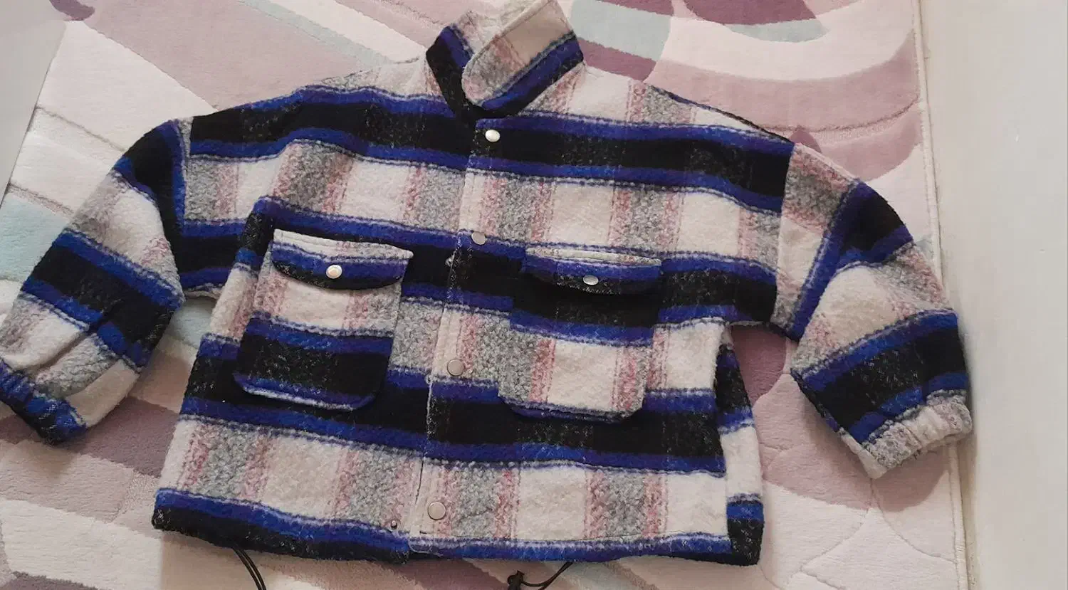 تعدادی لباس|لباس|اردبیل, |دیوار