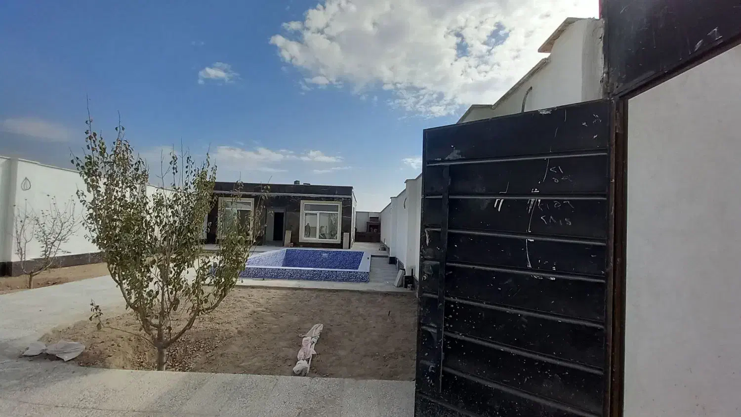 باغ و باغچه چهاردیوار مجوزدار آب برق گاز ویلا سازی|فروش زمین و ملک کلنگی|تهران, امیریه|دیوار