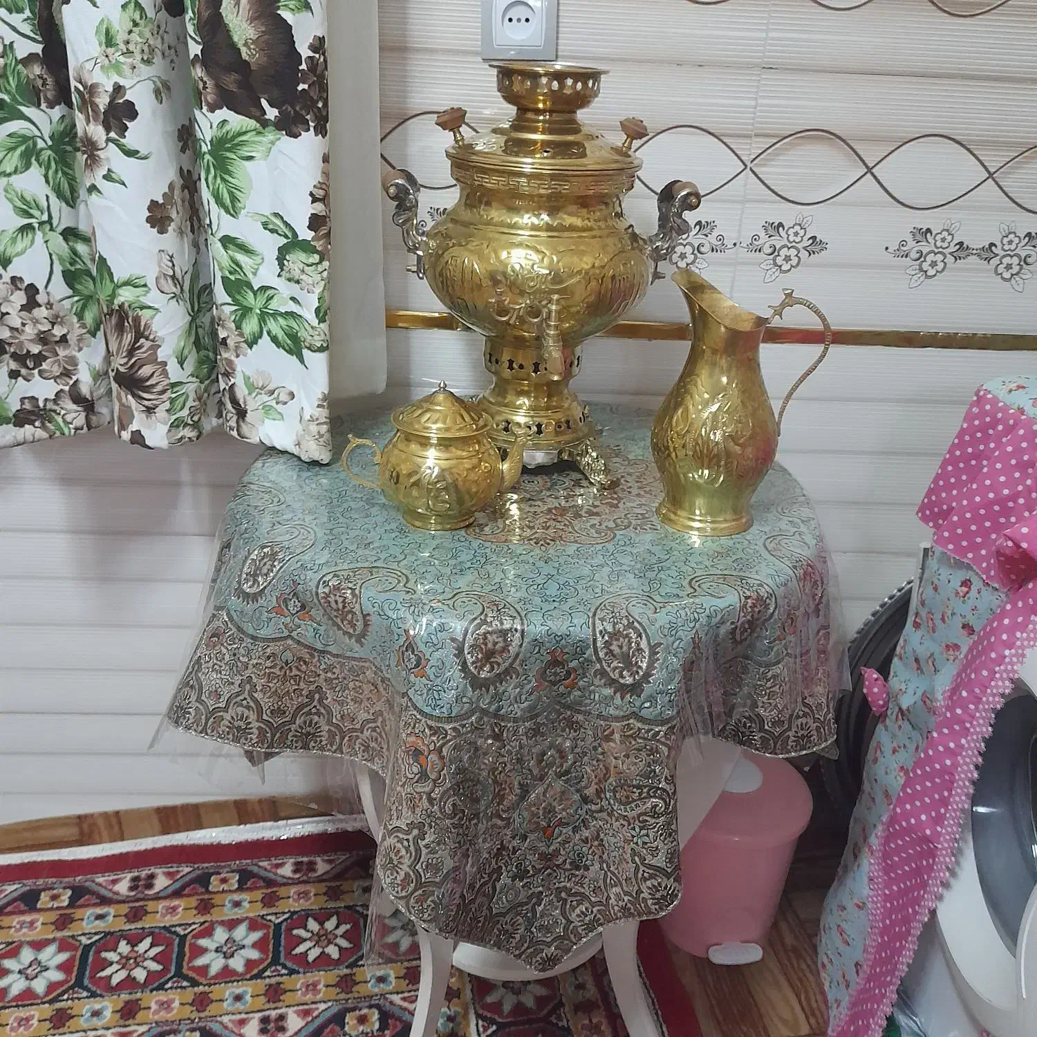 سرویس سماور با میز وترمه|سماور، چایساز، قهوهساز|قزوین, |دیوار
