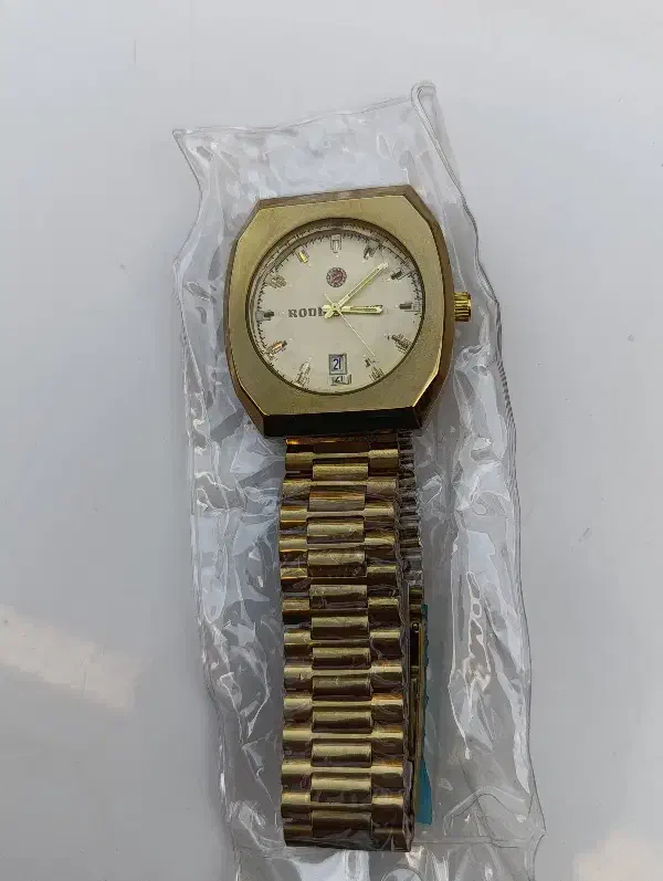 ساعت رادو تخم مرغی نو|ساعت|زاهدان, |دیوار