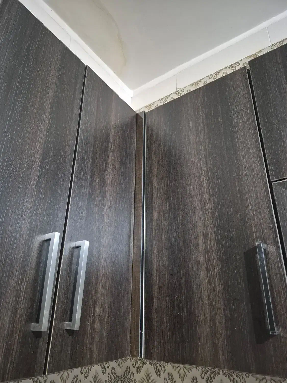 تعدادی درب کابینت ام دی اف ترک قهوه ای در زرقان|حراج|زرقان, |دیوار