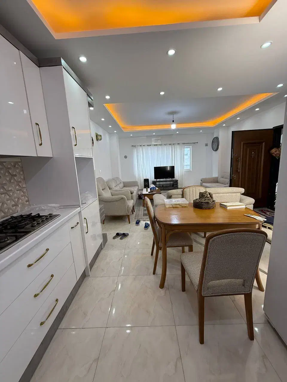 آپارتمان ۹۵ متری با لوکیشن عالی و شهری|فروش آپارتمان|محمودآباد, |دیوار