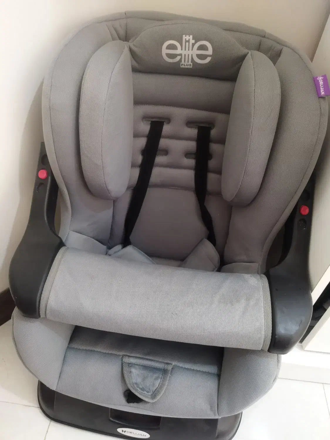 صندلی ماشین کاملا سالم|تخت و صندلی بچه|کرج, کیانمهر|دیوار