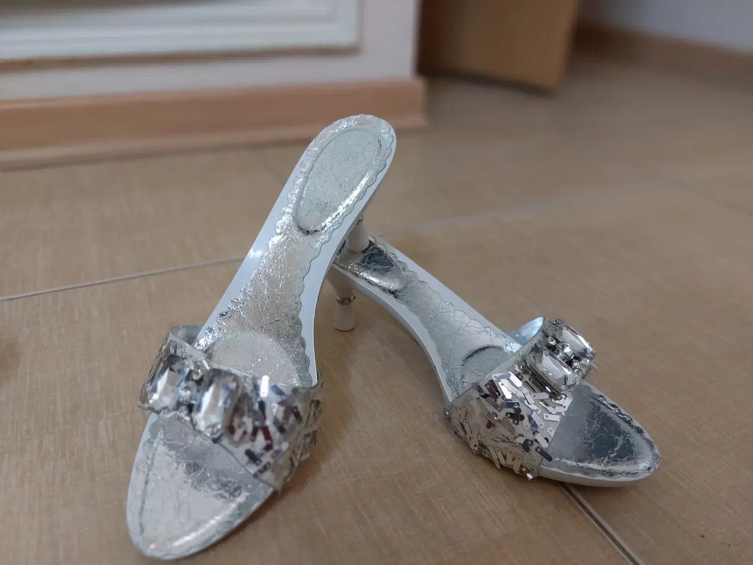 صندل مجلسی|کیف، کفش، کمربند|اصفهان, سپاهان‌شهر|دیوار