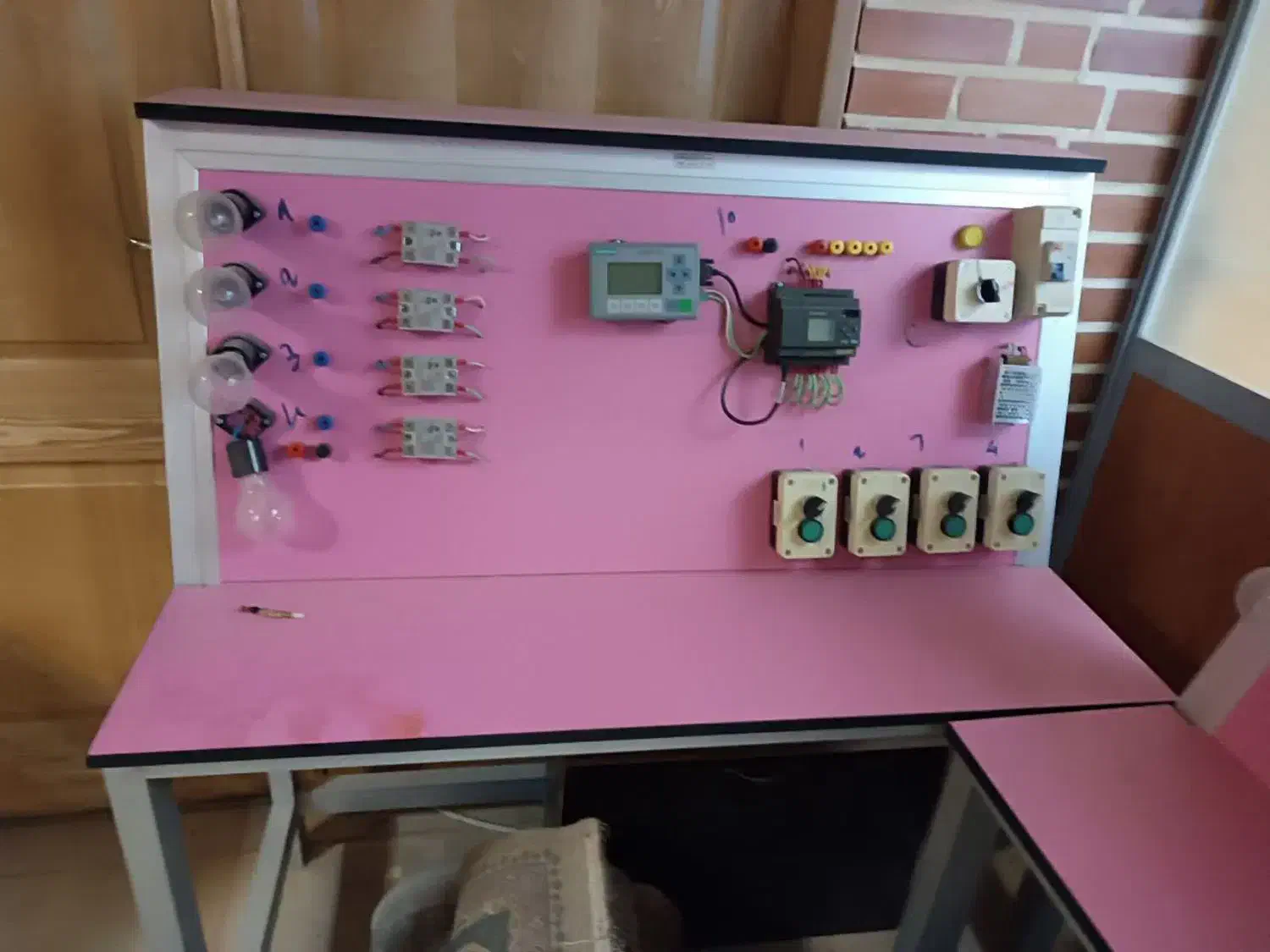 فروش میزهای آزمایشگاهی|دفتر کار|قزوین, |دیوار