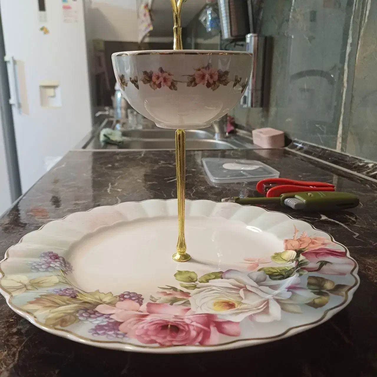 تعدادی ظروف|ظروف سرو و پذیرایی|اراک, |دیوار