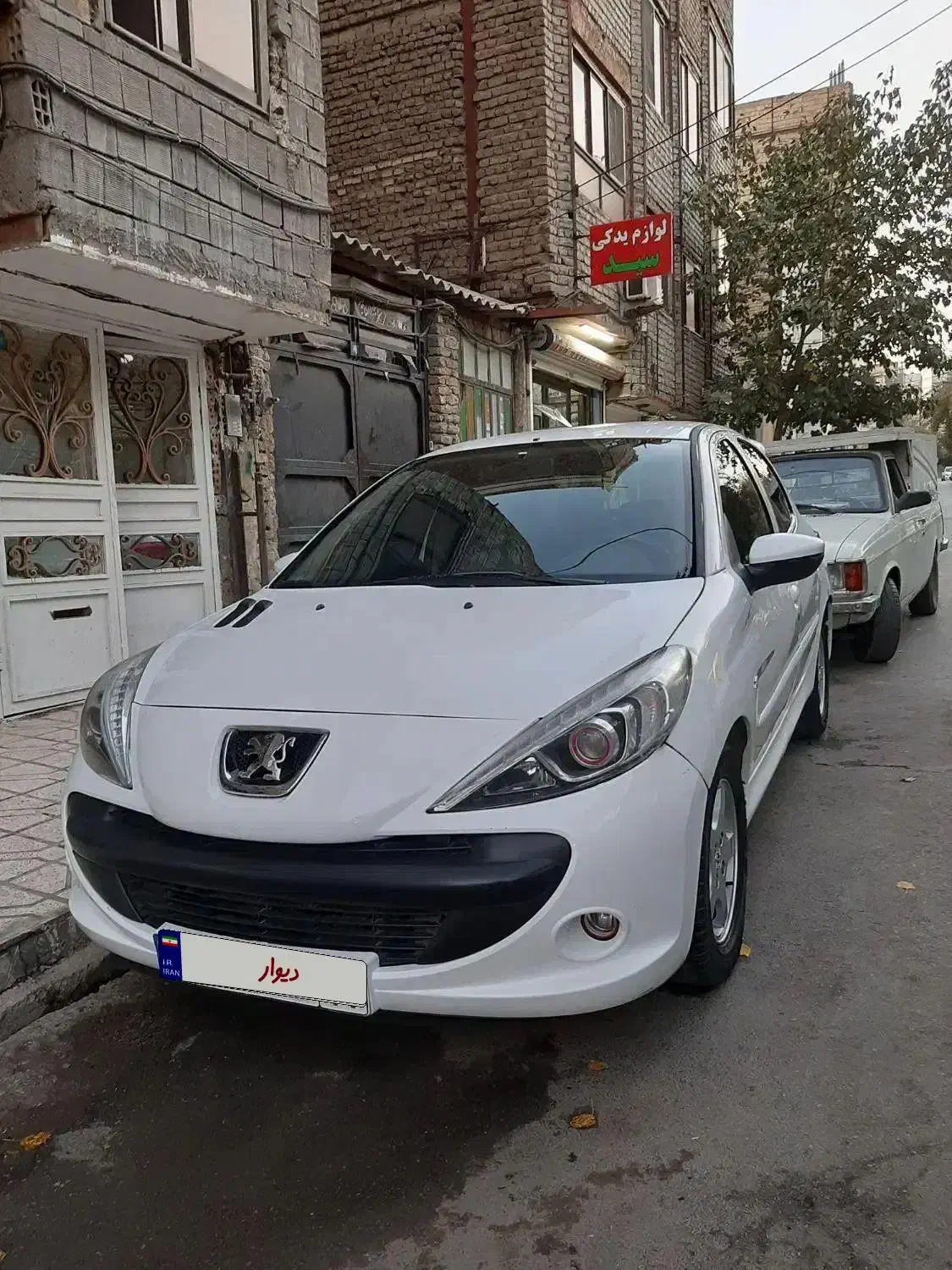 پژو ۲۰۷|خودرو سواری و وانت|مشهد, کوی المهدی|دیوار