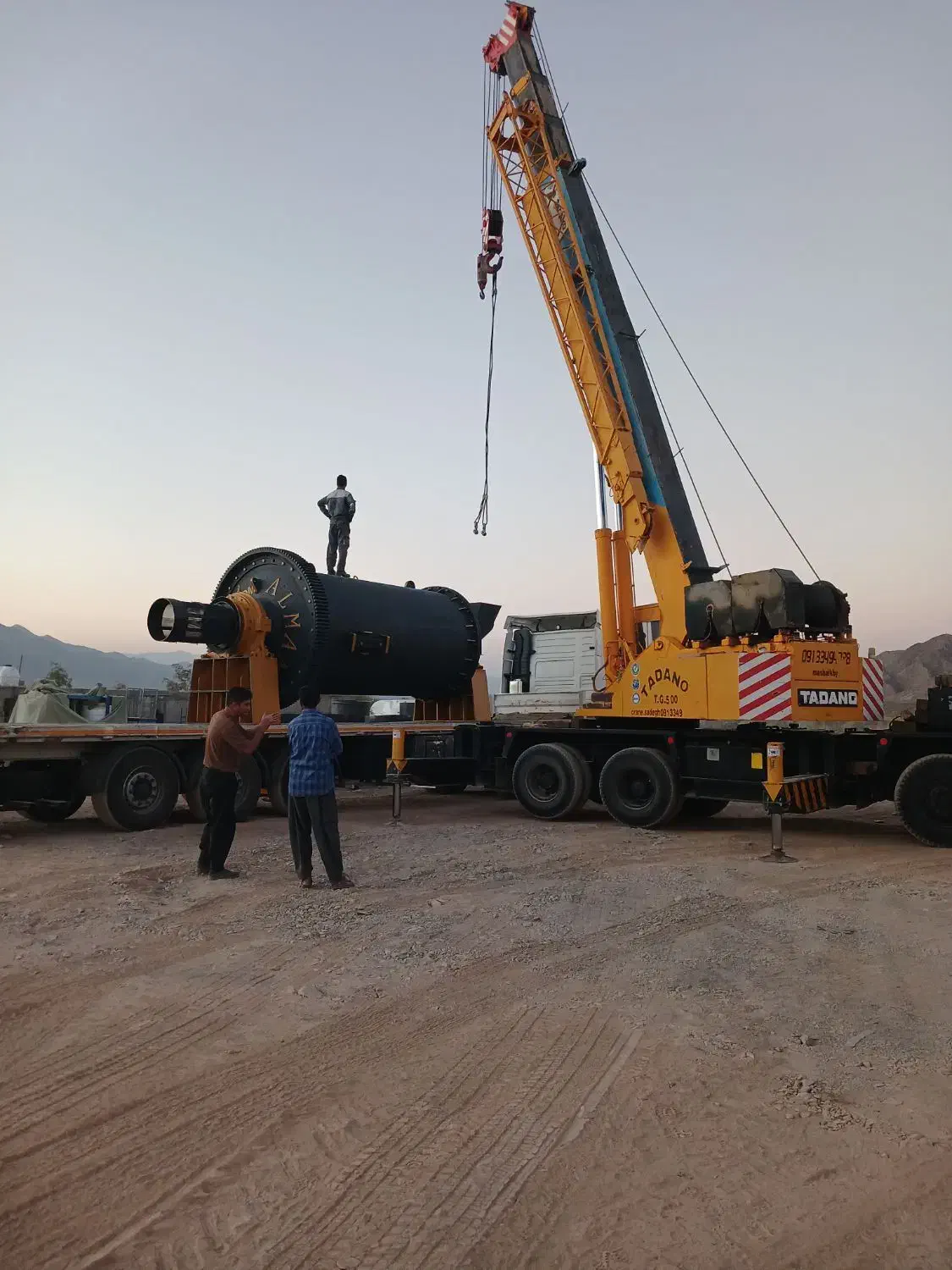 انواع جرثقیل سبک و سنگین از (۳تن تا ۵۰تن)|خدمات حمل و نقل|کهنوج, |دیوار