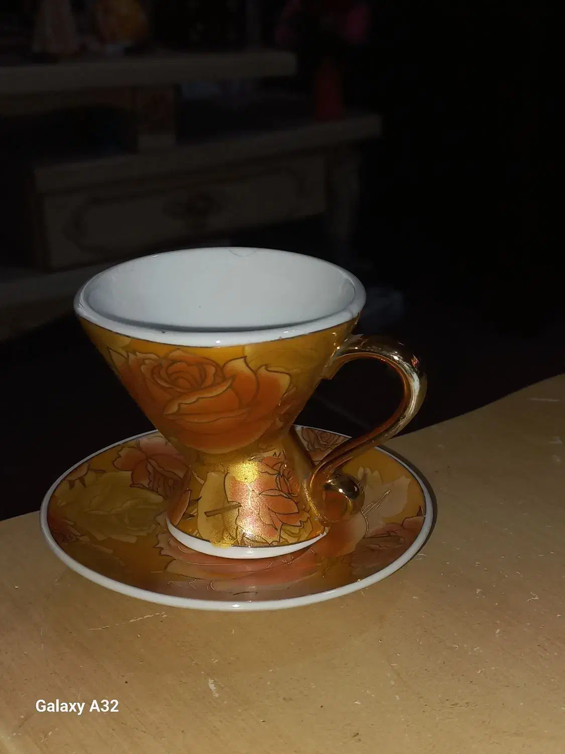 فنجان طلاکوب ۲۴عیار. ژاپنی|کلکسیون اشیاء عتیقه|آستانه اشرفیه, |دیوار