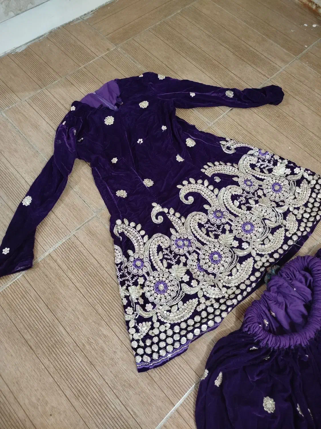 فروش لباس محلی مخمل درحد نو|لباس|مسجد سلیمان, |دیوار