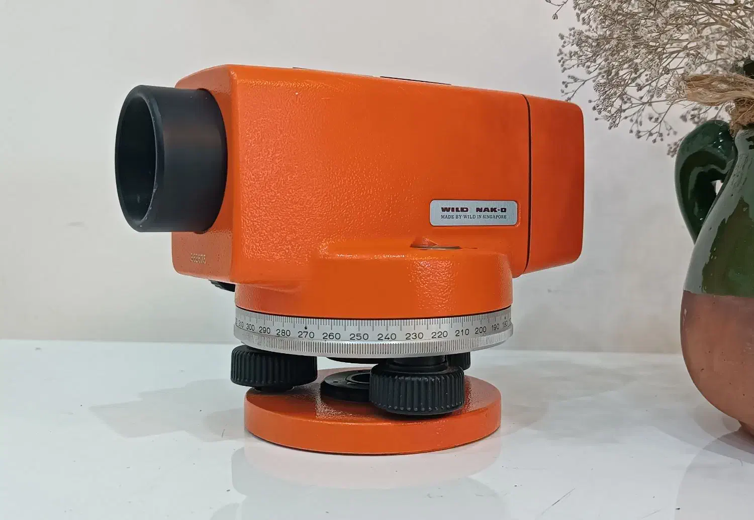 دوربین نقشه برداری،ترازیاب،نیوو،wild ، سوئیس|مصالح و تجهیزات ساختمان|مشهد, الهیه|دیوار