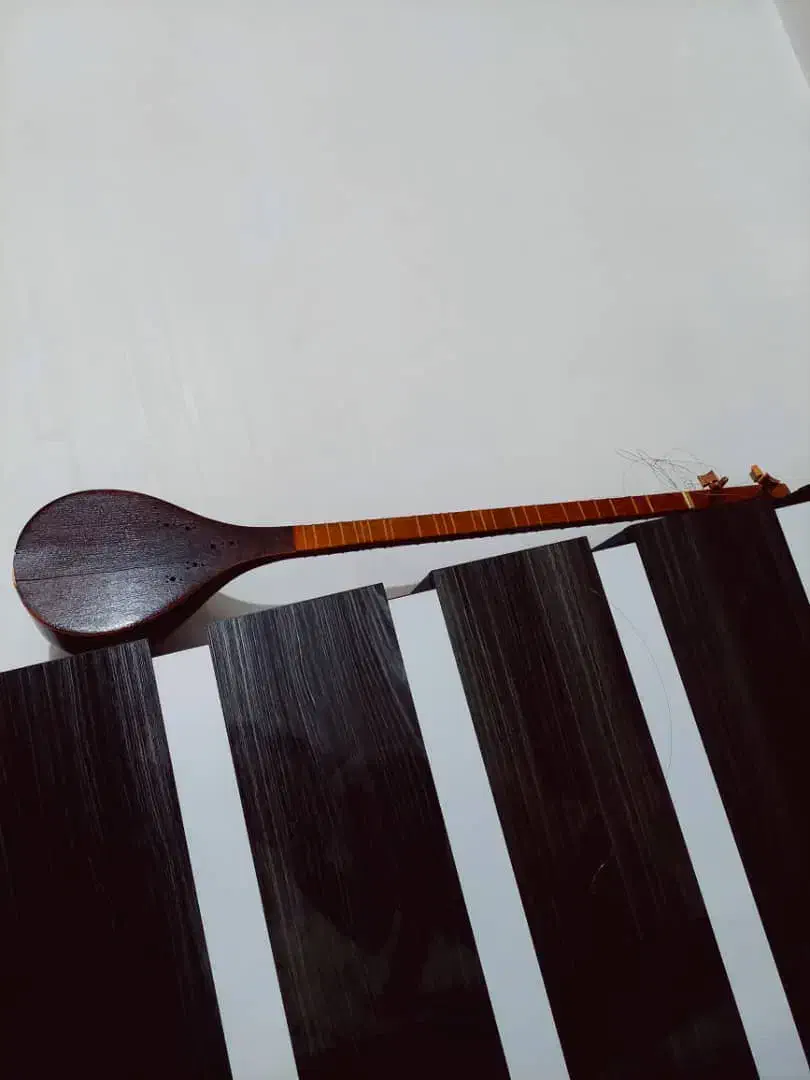 سه تار (نیاز به تعمیر)|سازهای سنتی|صباشهر, |دیوار