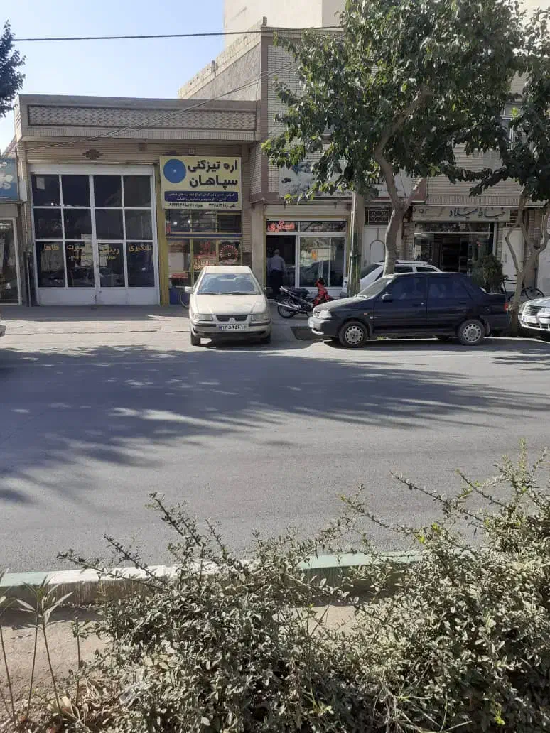 ۱۰۰ متر تجاری براصلی خیابان کهندژ|فروش مغازه و غرفه|خمینی‌شهر, |دیوار