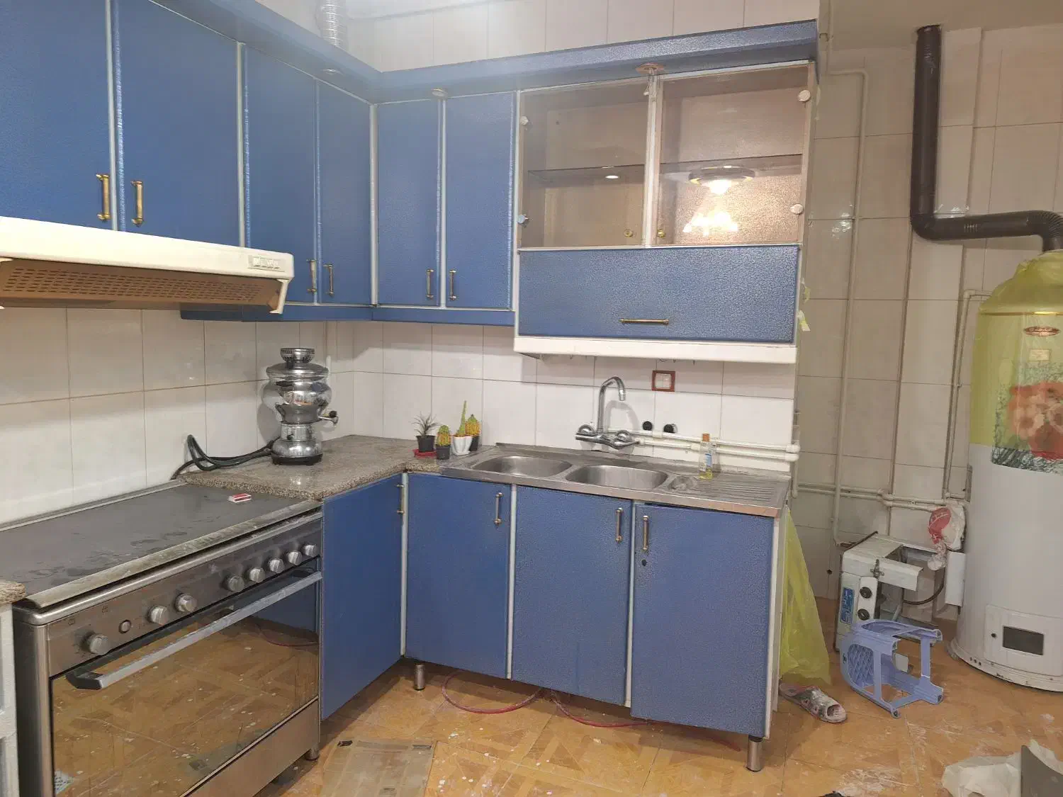 کابینت آشپزخانه فلزی|مصالح و تجهیزات ساختمان|صحنه, |دیوار