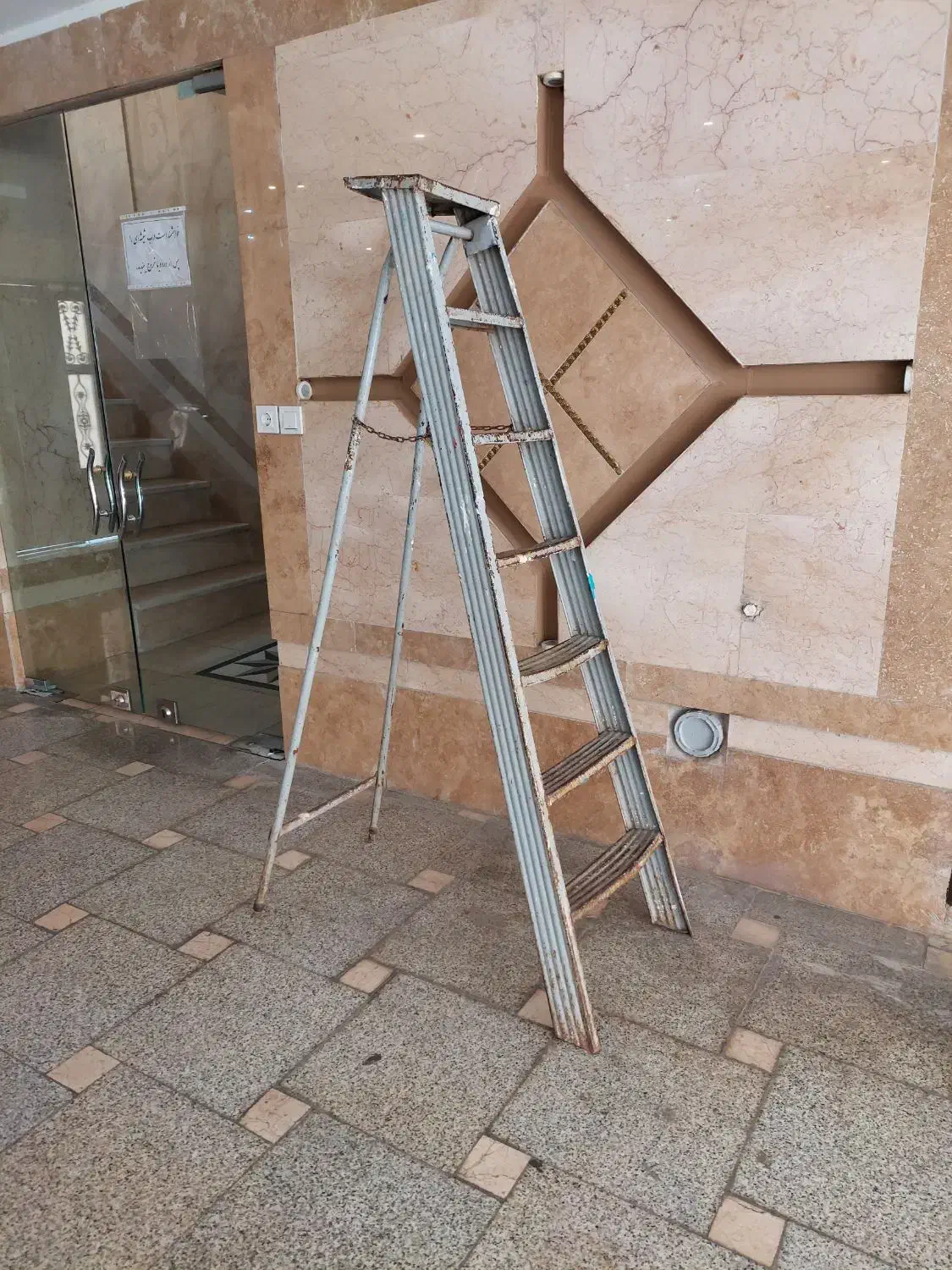 نردبان ۶ پله یک میلیون تومان|ابزارآلات|تهران, زرکش|دیوار
