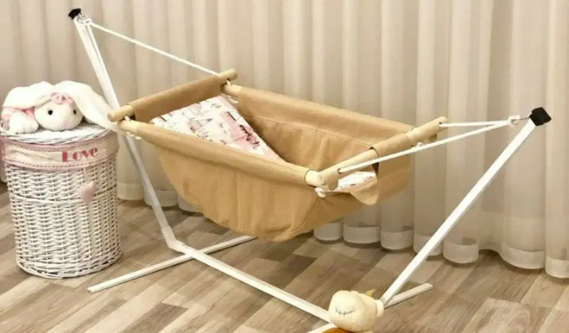 گهواره|تخت و صندلی بچه|کرج, گلشهر|دیوار