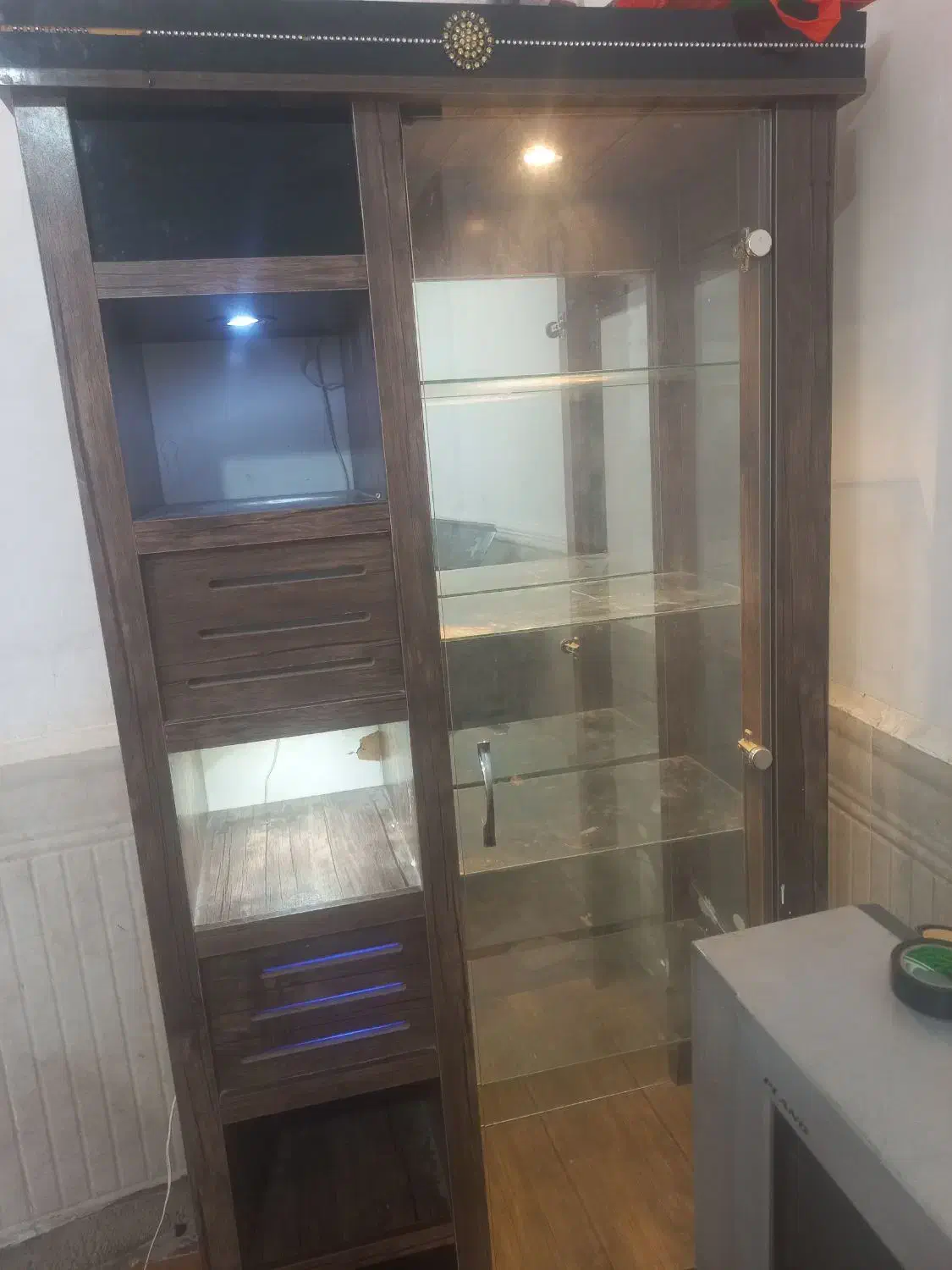 جاکفشی وبوفه  فروش فوری|بوفه، ویترین، کنسول|زابل, |دیوار