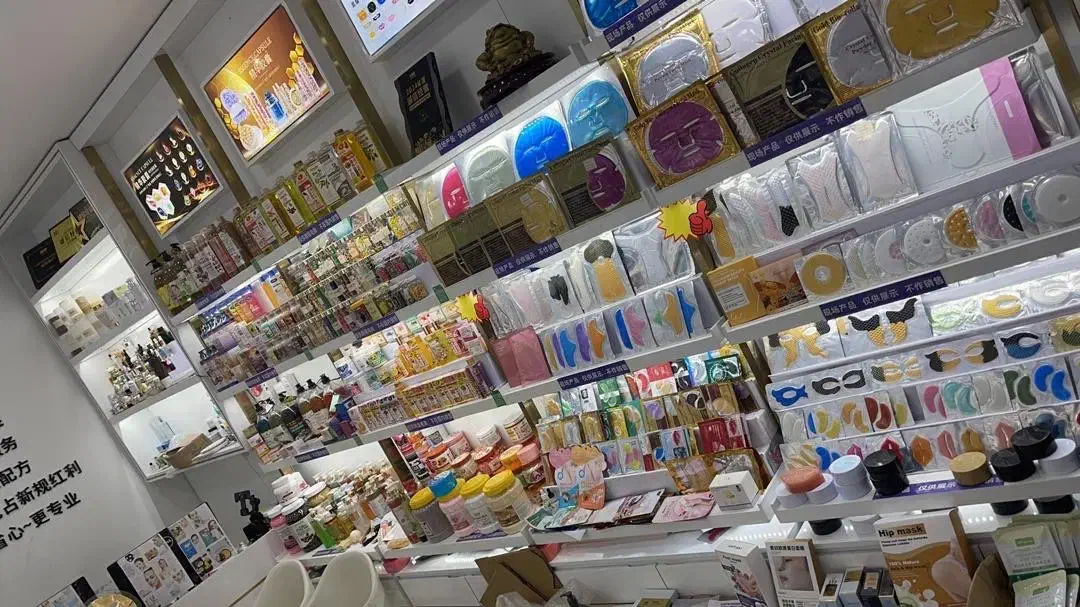 فروشنده خانم در فروشگاه محصولات پوستی|استخدام بازاریابی و فروش|تهران, شیخ هادی|دیوار