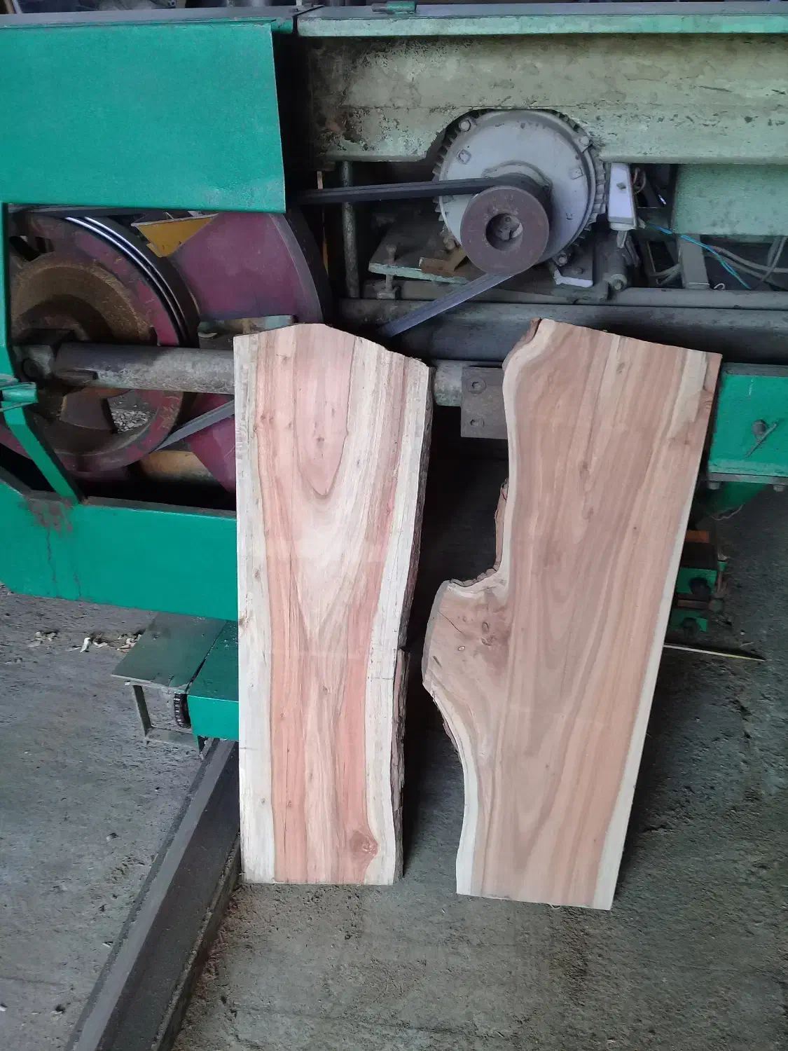 برش انواع چوب با اَره رام و اَره فلکه|خدمات پیشه و مهارت|رشت, لاکان|دیوار