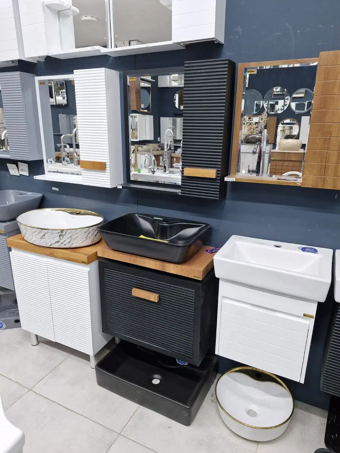 فولست روشویی کابینتی به همراه آاینه باکس جا حوله|لوازم سرویس بهداشتی|بومهن, |دیوار