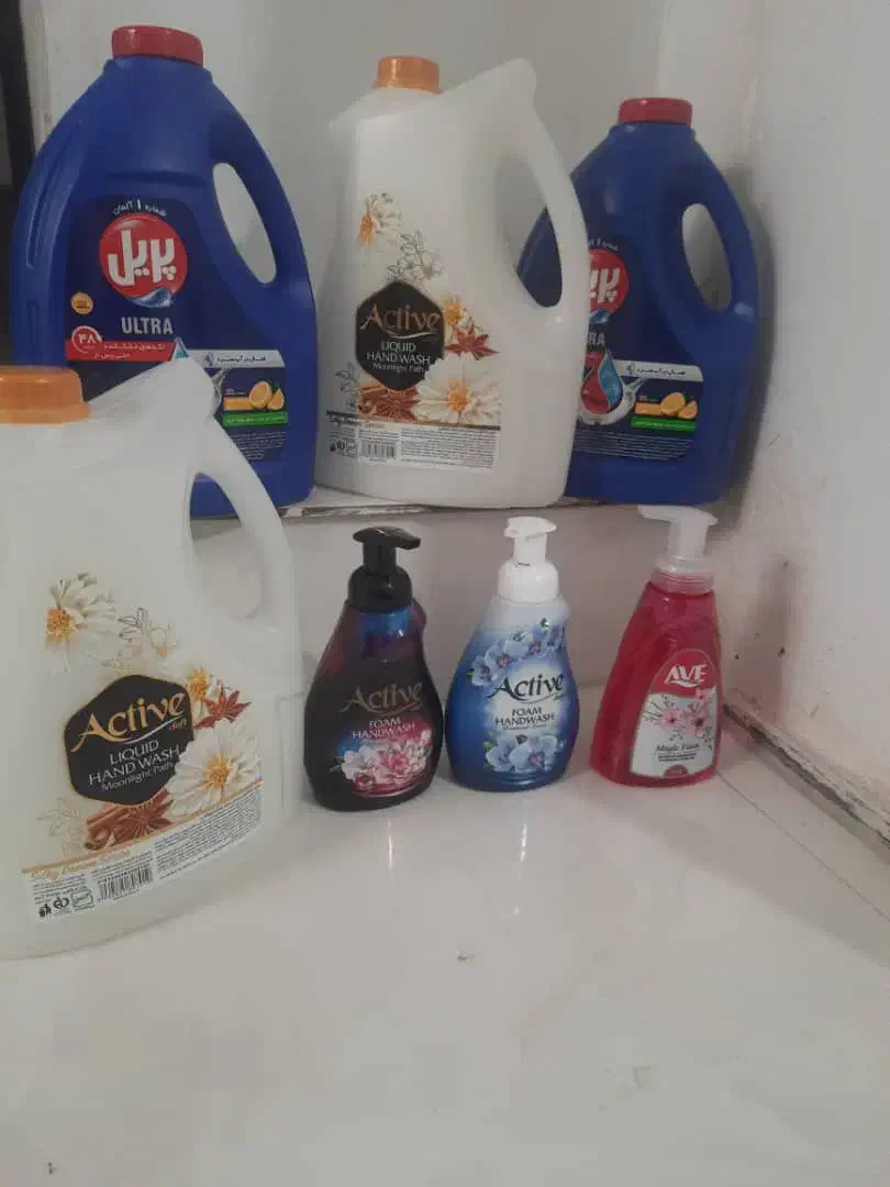 تعداد ۸گالن ریکا ظرف ۸گالن مایع دست ۱۵عدد مایع|مواد شوینده و دستمال کاغذی|ملارد, |دیوار