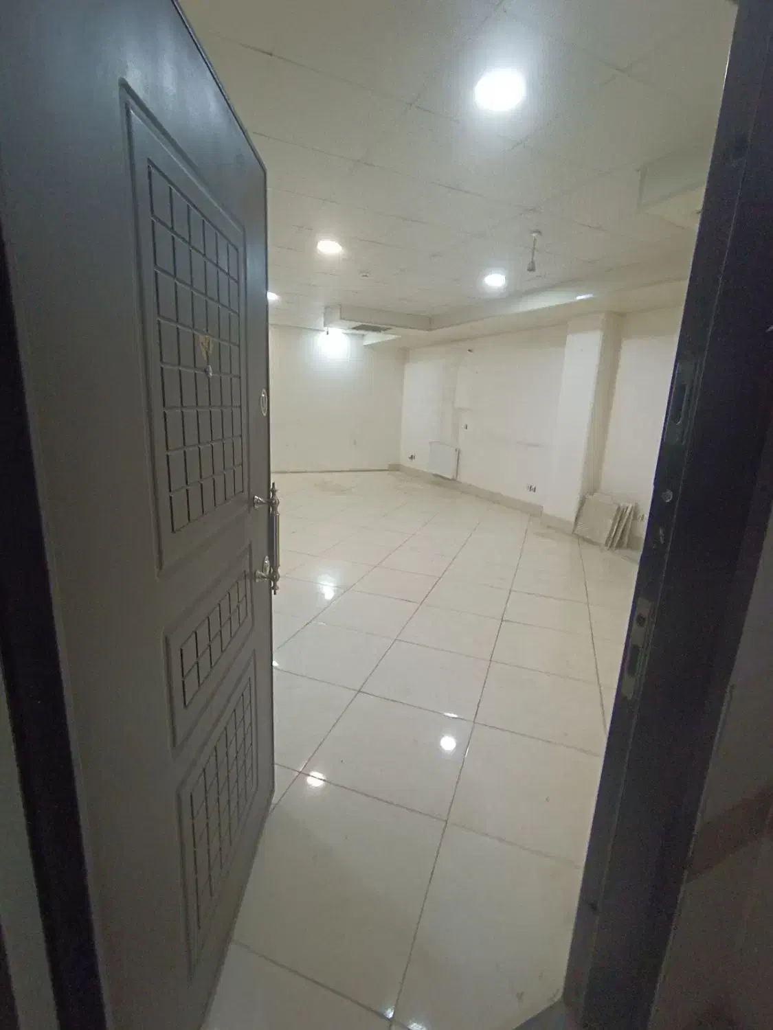 اجاره دفتر اداری/مطب/ ۱۵۰ متر/خیابان انقلاب|اجارهٔ دفتر کار، اتاق اداری، مطب|خرمآباد, |دیوار