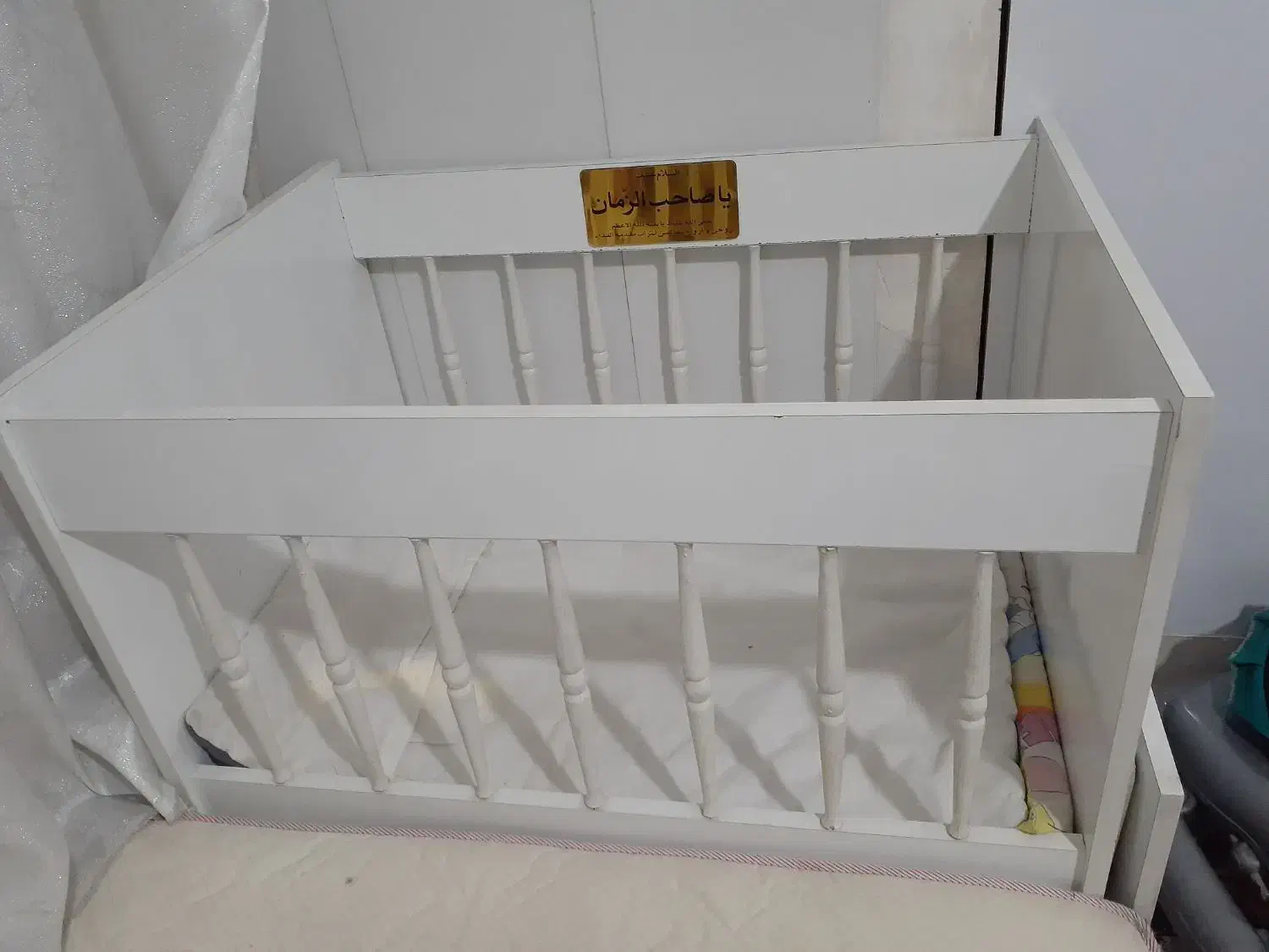 تخت  گهواره ای نوزاد|تخت و صندلی بچه|مشهد, مصلی (کارمندان اول)|دیوار