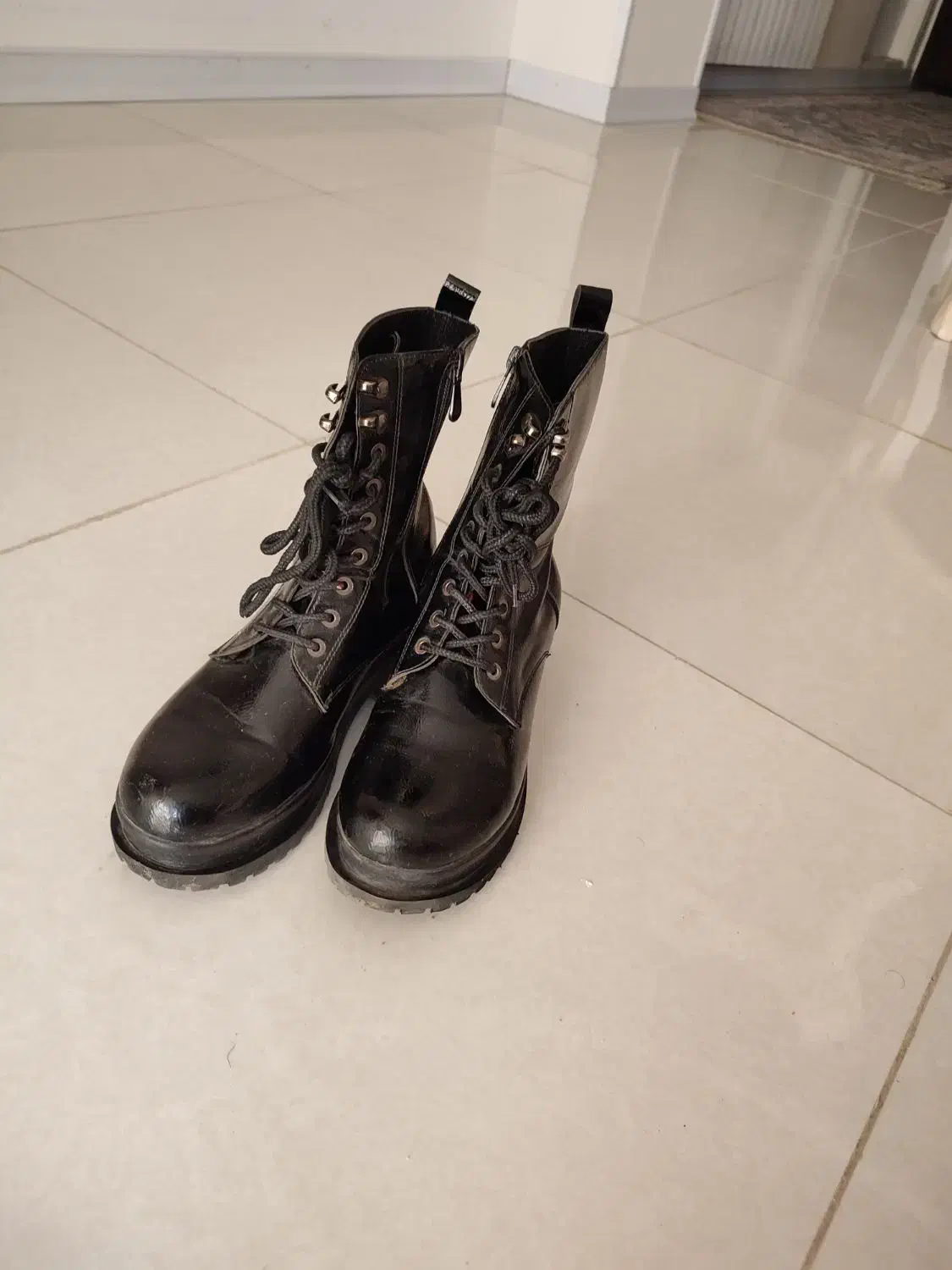 بوت مشکی سایز 40 با لژ بسیار سبک و نرم و راحت|کیف، کفش، کمربند|کرج, شهرک طالقانی|دیوار