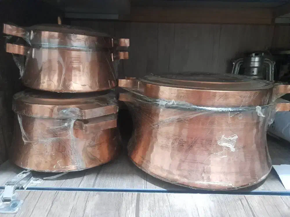 قابلمه مسی سنگین و اصل باهم|ظروف پخت‌وپز|ایلام, |دیوار