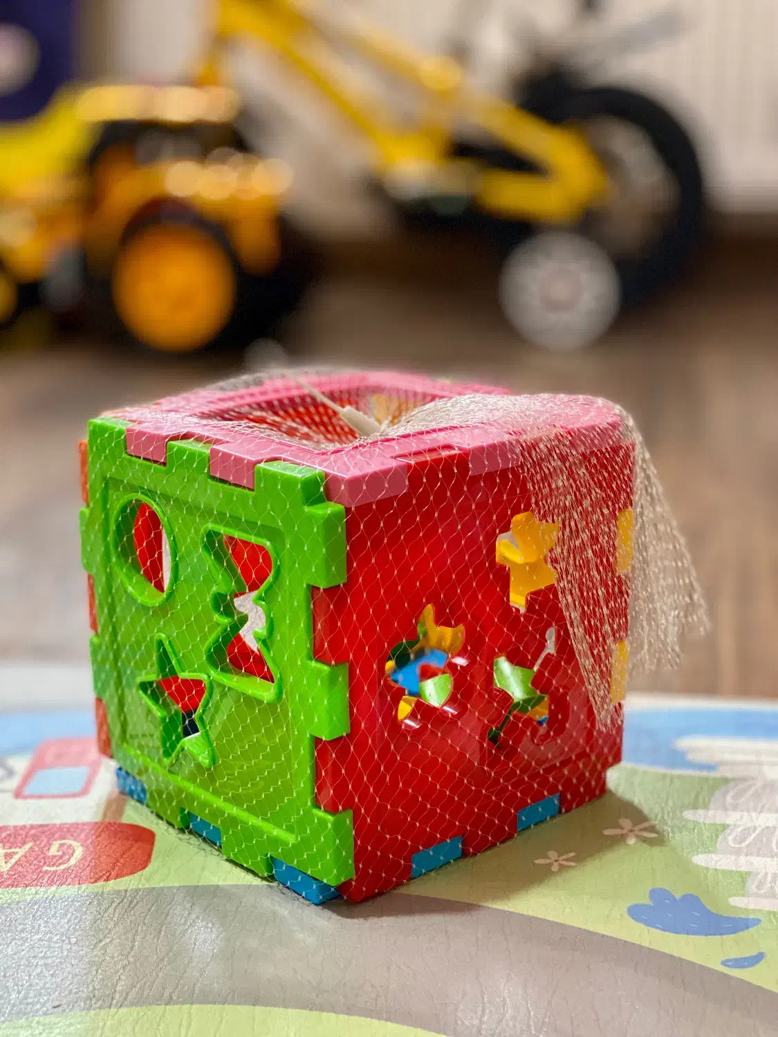 تعدادی اسباب بازی|اسباببازی بچه|ساری, |دیوار